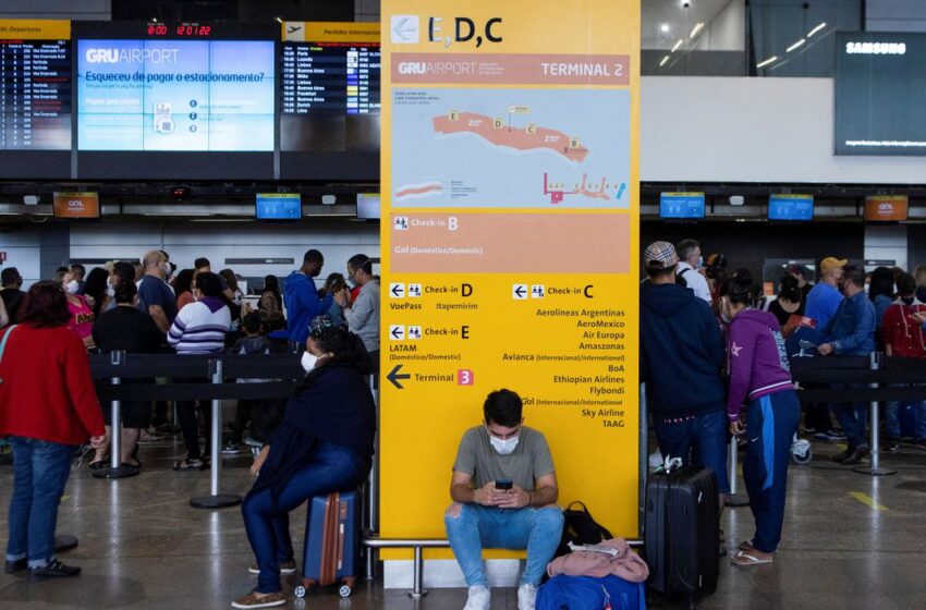  Máscaras em aviões e aeroportos são obrigatórias a partir de hoje