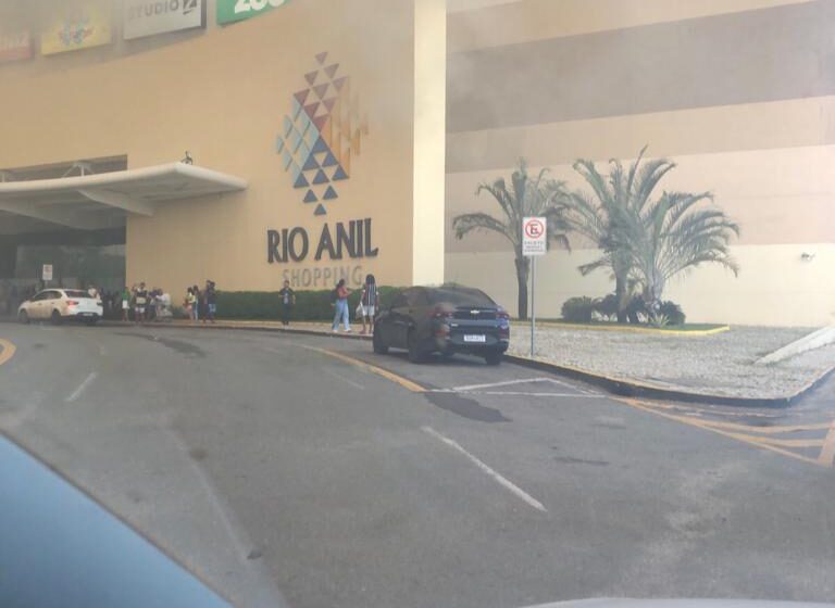  Incêndio é registrado no Shopping Rio Anil, nesta terça